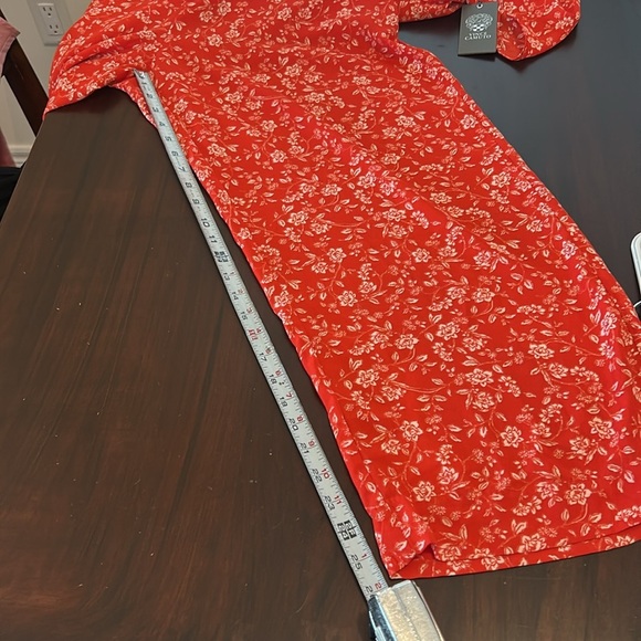 VINCE CAMUTO Fiery Red Island Oasis Flutter Sleeve Floral Cropped Jumpsuit - Picture 12 of 14